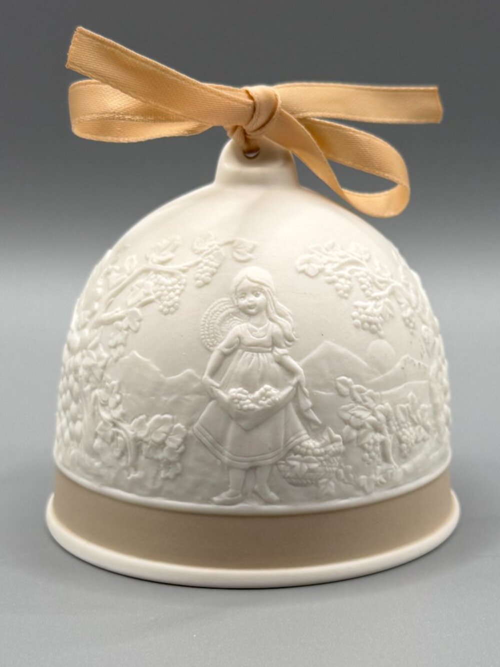 VTG Lladro Porcelain 'Four Seasons' Fall Bell